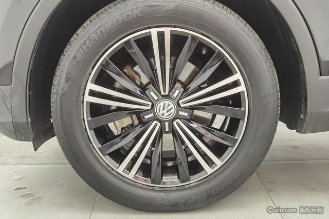 Volkswagen Tiguan L 2019 330 TSI AT 2 WD VI — фото 10