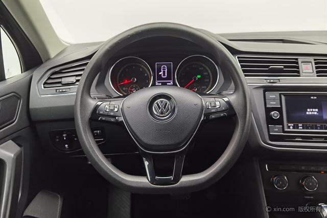 Volkswagen Tiguan L 2019 330 TSI AT 2 WD VI — фото 13
