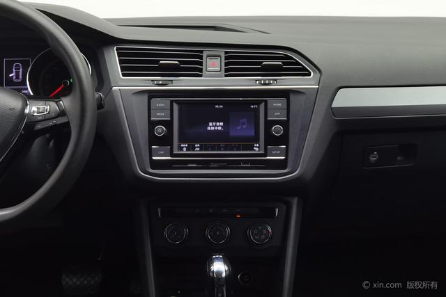 Volkswagen Tiguan L 2019 330 TSI AT 2 WD VI — фото 11