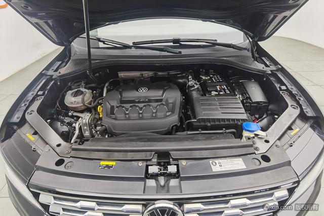 Volkswagen Tiguan L 2019 330 TSI AT 2 WD VI — фото 5