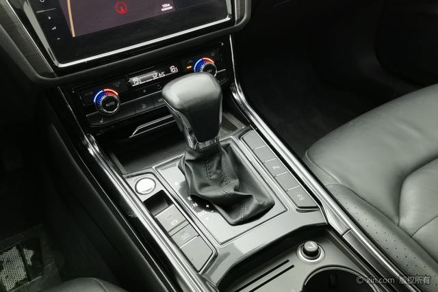 Volkswagen Phideon 2018 380 TSI 2 WD — фото 15