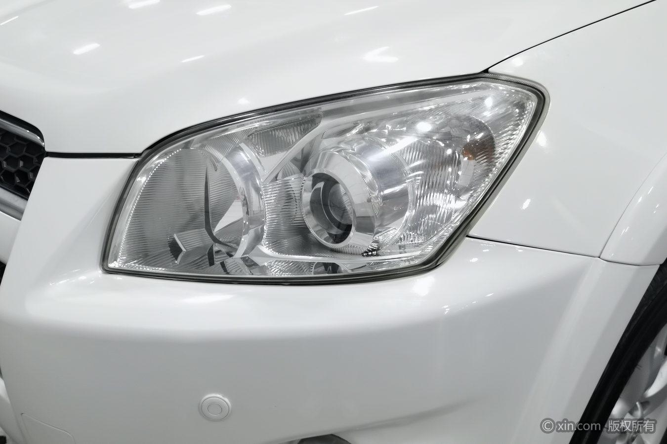 Toyota RAV4 2011 2.0L AT Luxury