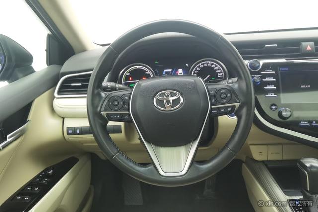 Toyota Camry 2018 2.5 HG — фото 14