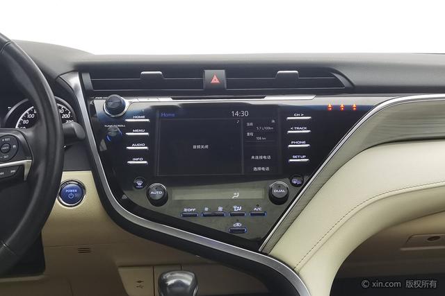 Toyota Camry 2018 2.5 HG — фото 9