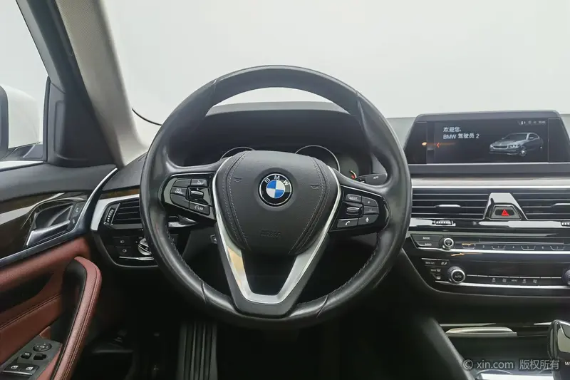 BMW 5 Series — фото 9