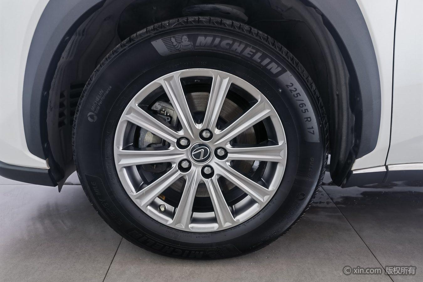 Lexus NX 2018 300 V
