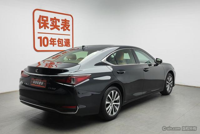 Lexus ES 2020 200 VI — фото 4