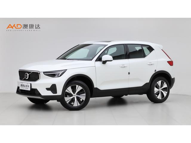 Volvo XC40 2024 года выпуска
