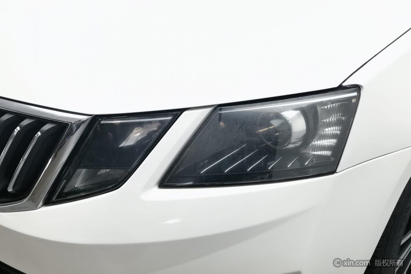 Skoda Octavia 2018 1.6L AT Luxury