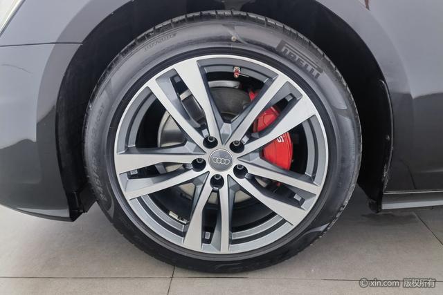 Audi A6 2020 Avant 45 TFSI — фото 9