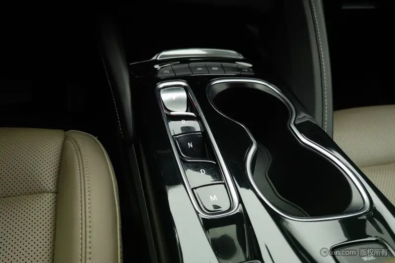 Buick Envision Plus 652T 5 мест люкс — фото 10