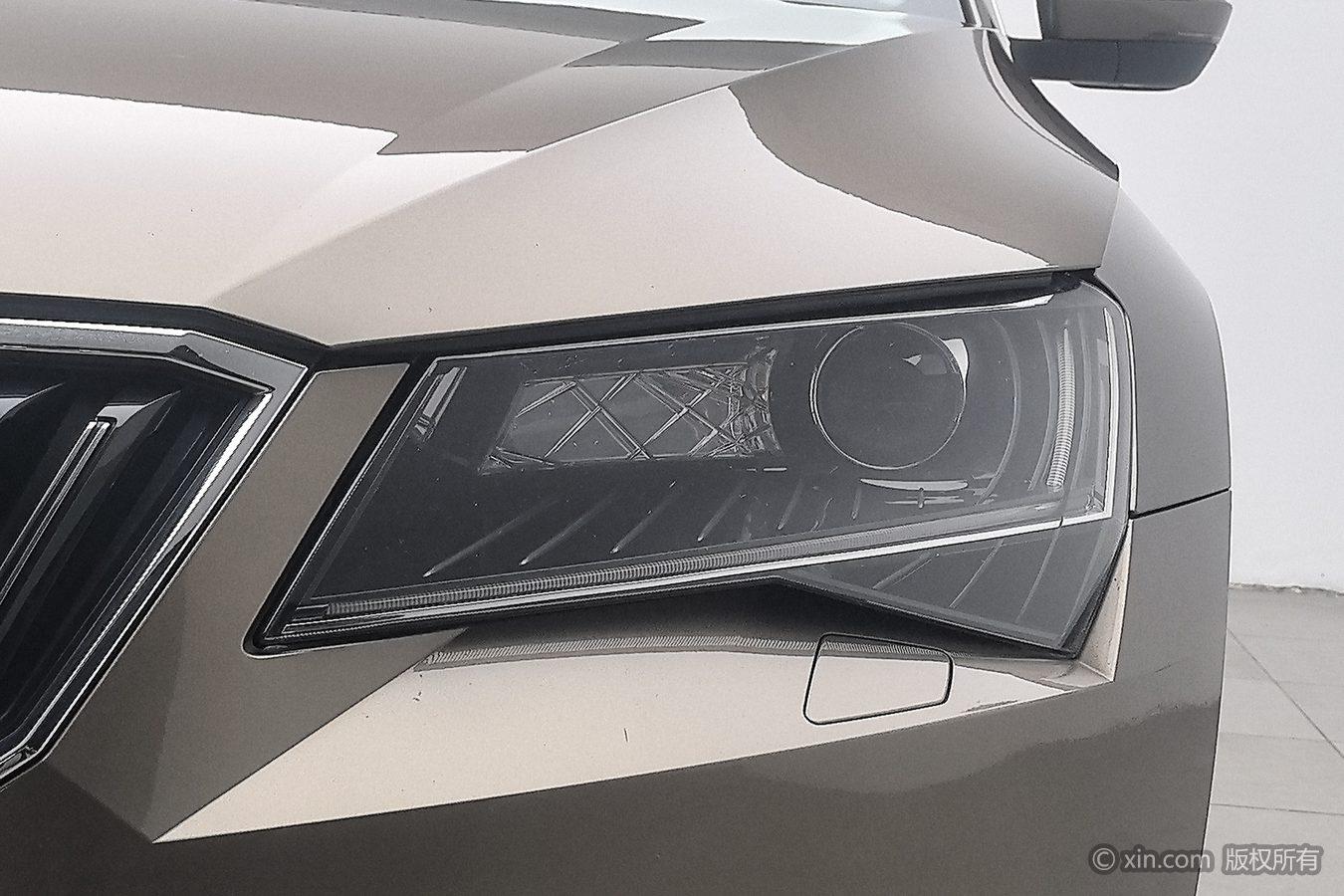 Skoda Superb 2016 TSI330 DSG