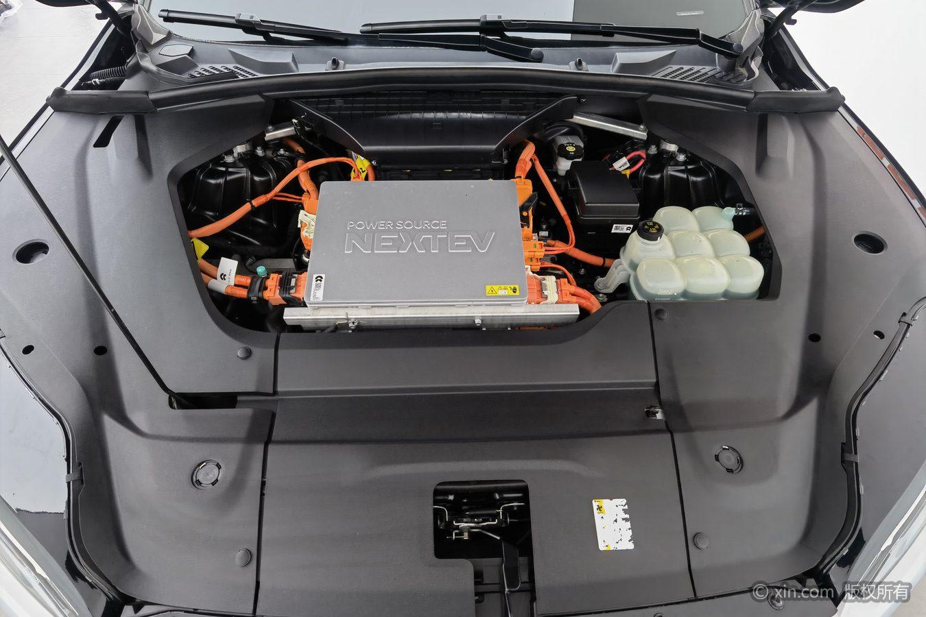NIO ES8 2020 415KM мест