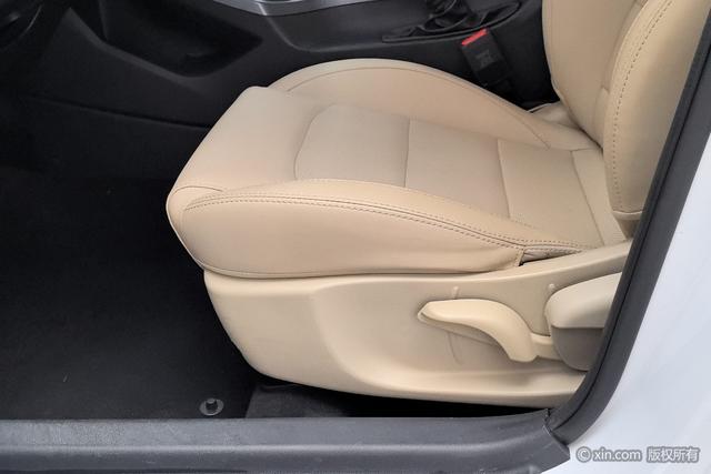 Geely Emgrand 2018 1.5 L MTLuxury — фото 17