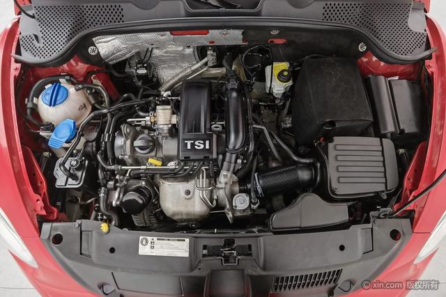 Volkswagen Beetle 2015 180 TSI — фото 5