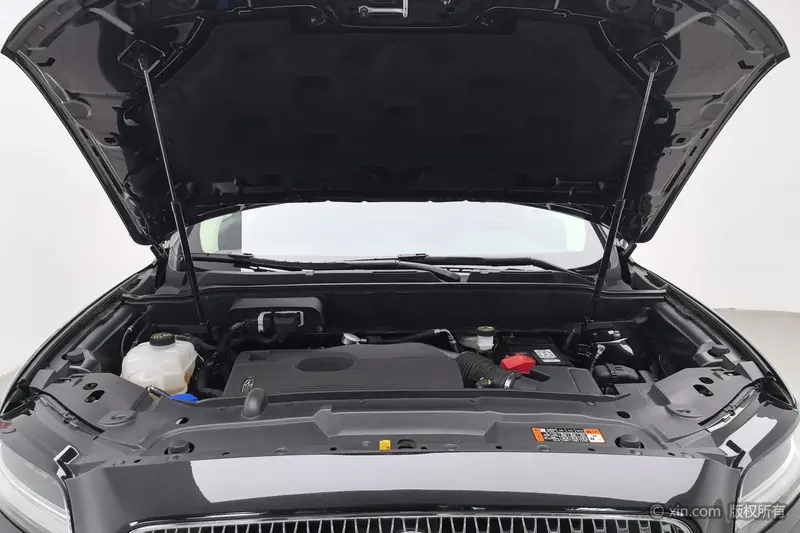 Lincoln Nautilus 2.0 T 4 WD Premium Plus — фото 6