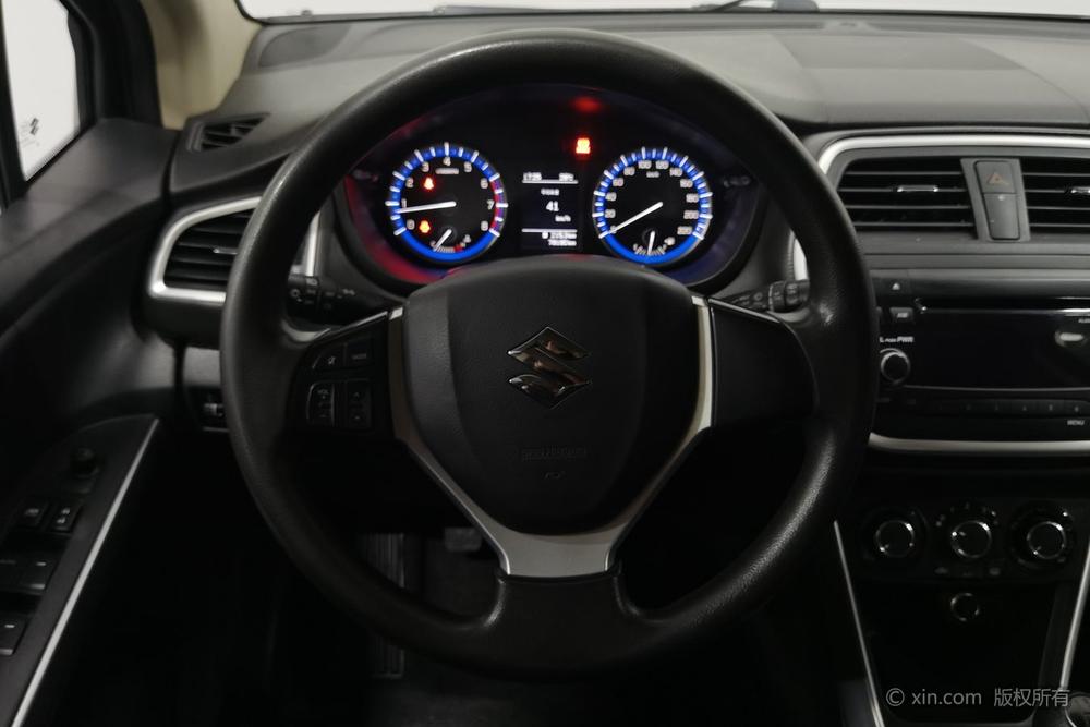 Suzuki S-Cross, фото 14