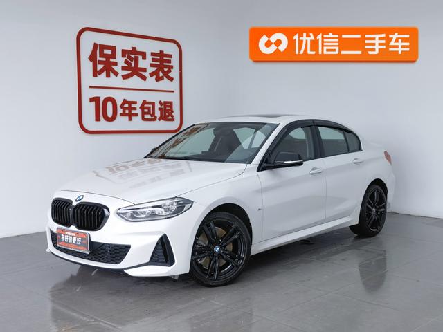 BMW 1M 2021 года выпуска