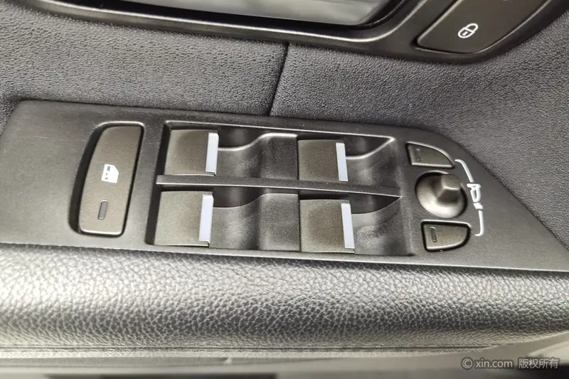 Land Rover Evoque 2.0 T SE — фото 18