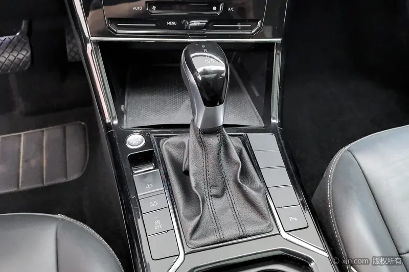 Volkswagen Passat — фото 10