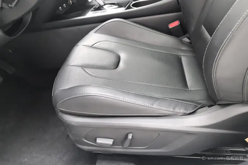Hyundai Elantra — фото 12