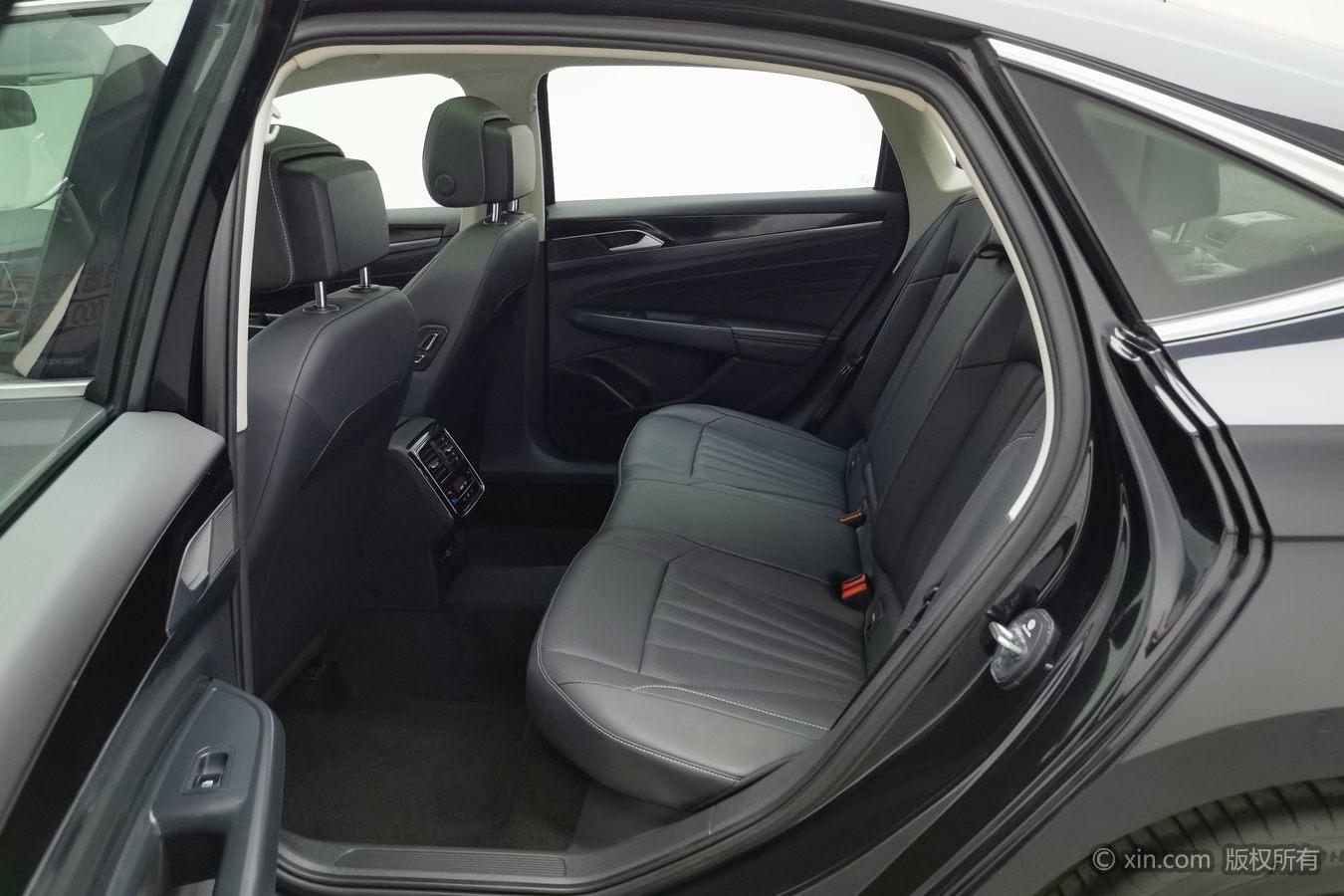 Volkswagen Passat id 4439301 из Китая 24