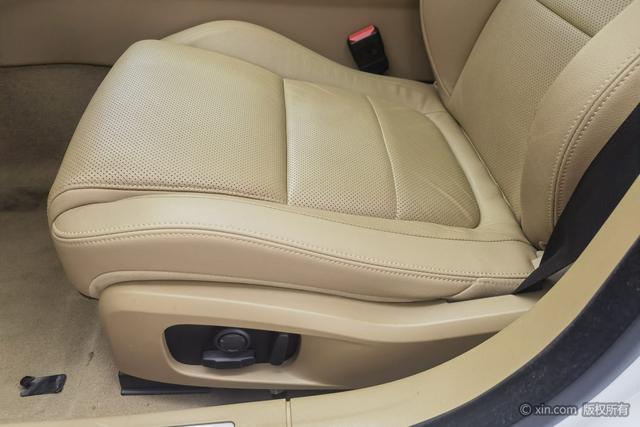 Jaguar XFL 2024 2.0 T P 250 2 WD — фото 17