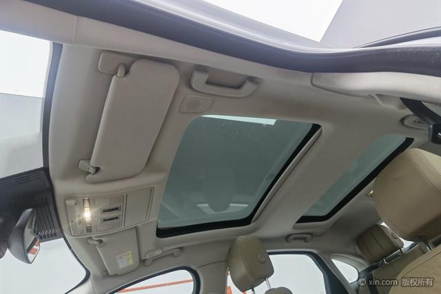 Jaguar XFL 2024 2.0 T P 250 2 WD — фото 19