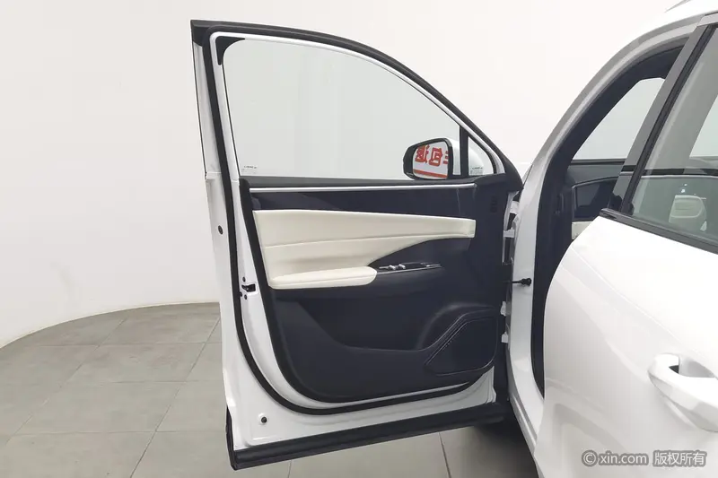 Geely Galaxy L7 — фото 14