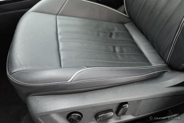 Volkswagen Passat 2022 330 TSI — фото 18