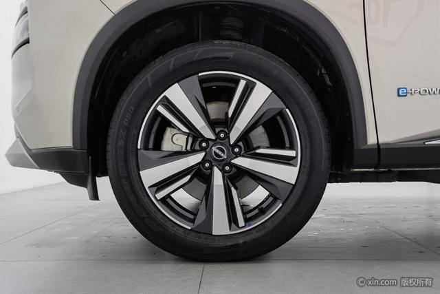 Nissan X-Trail 2023 e-POWER 4 WD — фото 8