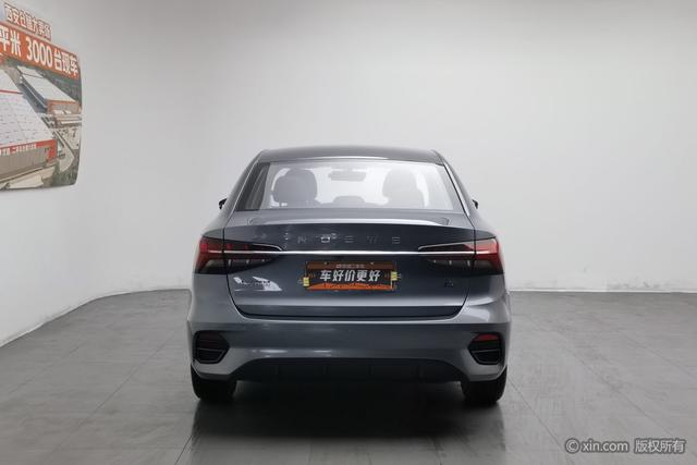 Roewe i5 2021 1.5 L CVT — фото 3