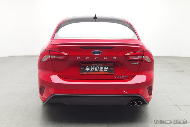 2021 Ford Focus thumbnail 3