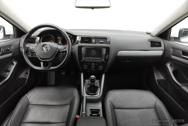 Volkswagen Sagitar 2017 1.6 L MTComfort — фото 12