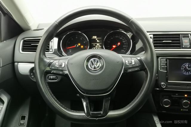 Volkswagen Sagitar 2017 1.6 L MTComfort — фото 14