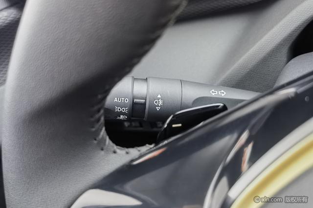 Peugeot 408 X 2023 1.6 T — фото 15