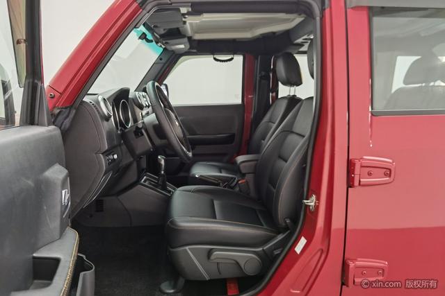 BAIC BJ40 2016 40 L 2.3 T AT 2 WD — фото 18