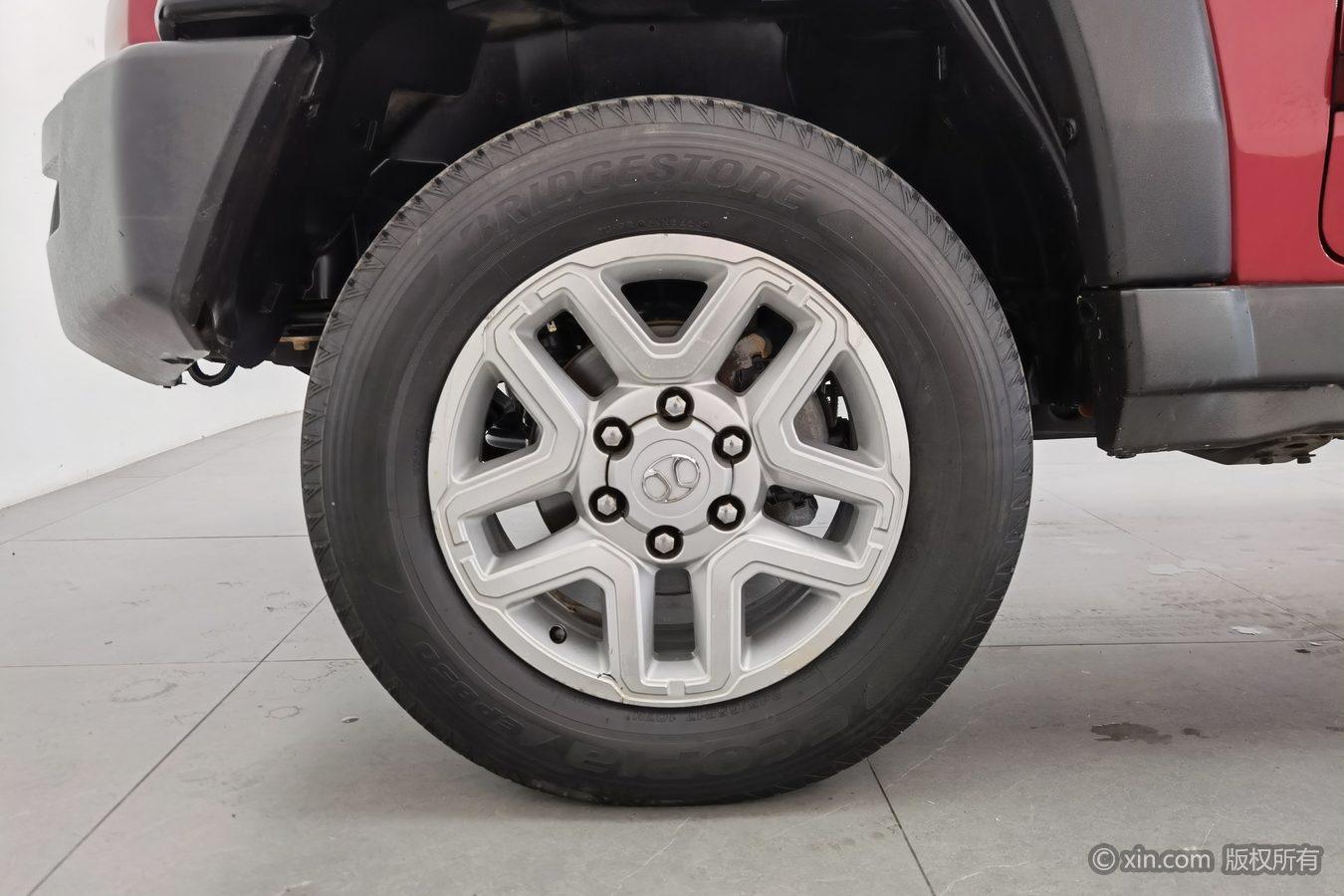BAIC BJ40 2016 40L 2.3T AT Luxury