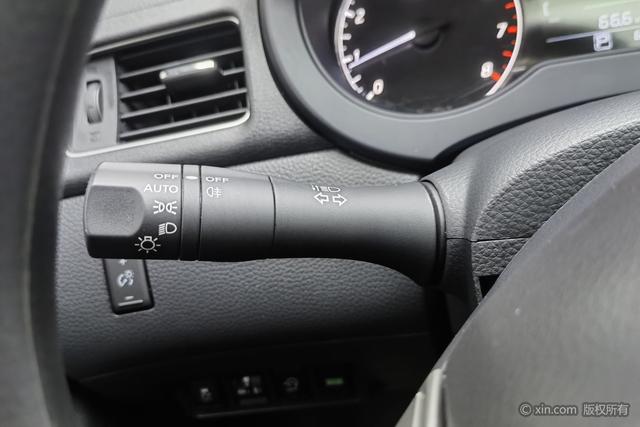 Nissan TIIDA 2024 1.6 L CVT — фото 15