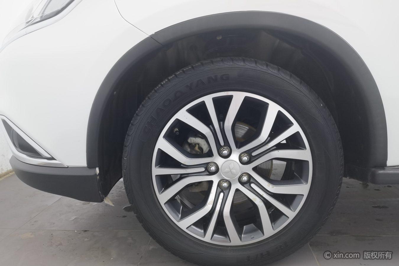 Mitsubishi Outlander 2018 2.0L 5 мест