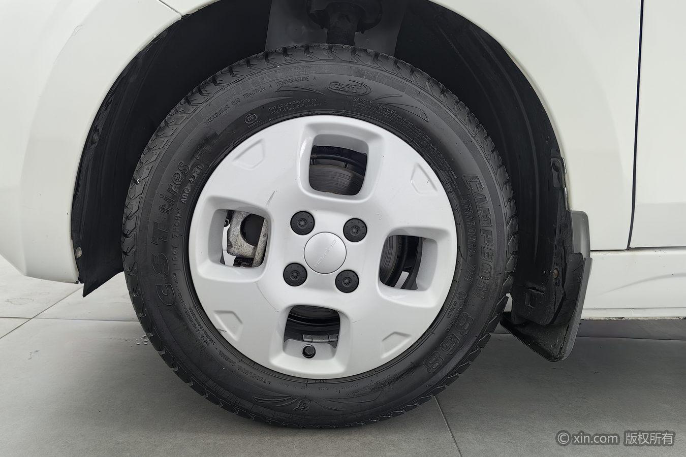 Roewe Clever 2021 302km мест