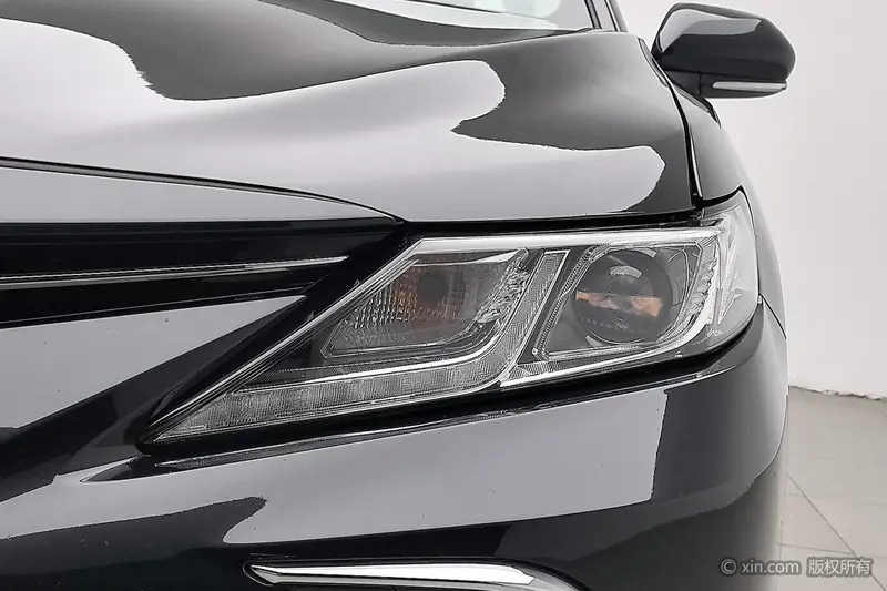 Toyota Camry — фото 5