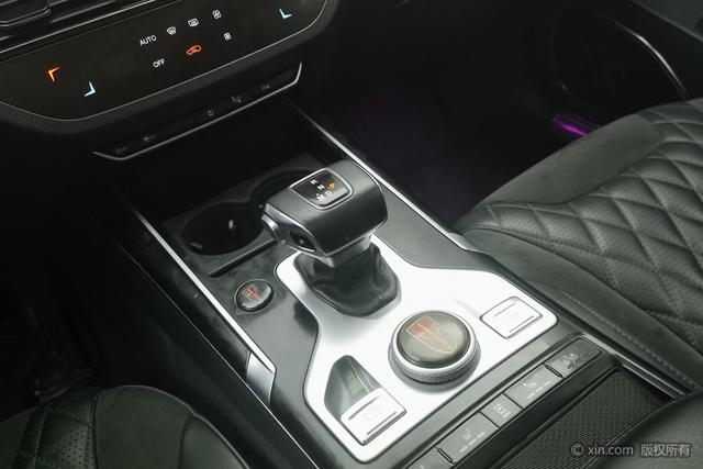 Red flag HS5 id 3857291 из Китая 17