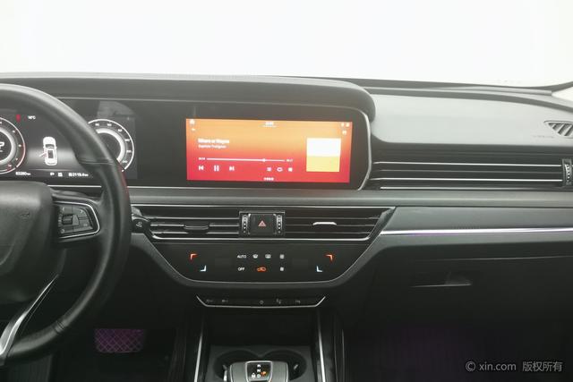 Red flag HS5 id 3857291 из Китая 19