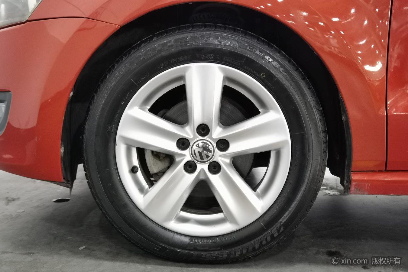 Volkswagen Polo 2011 1.4L AT