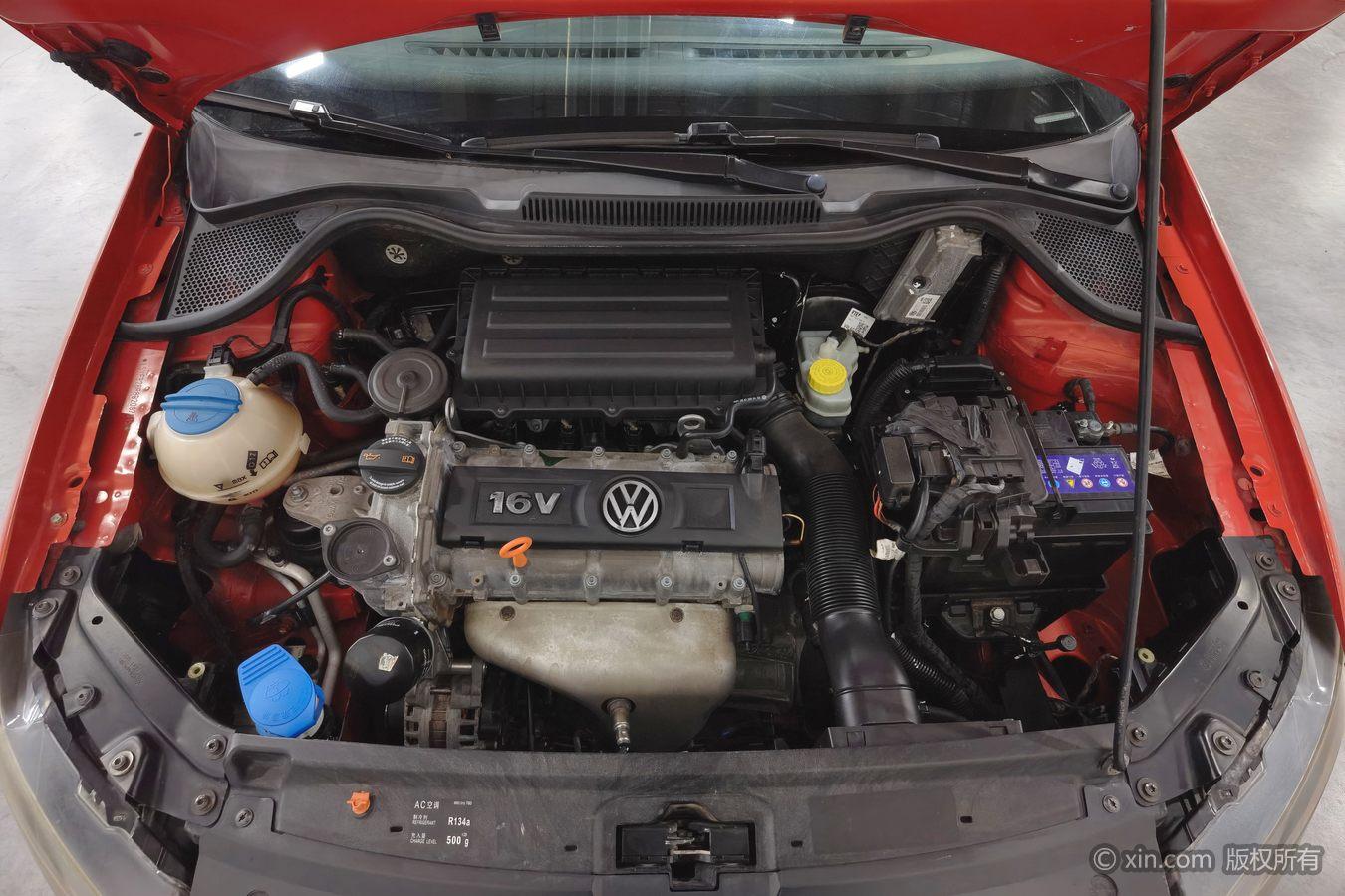 Volkswagen Polo 2011 1.4L AT