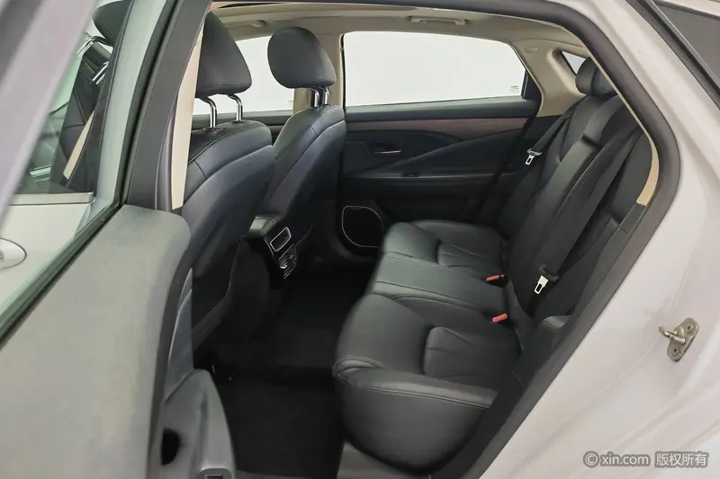 Geely Borui 2.4 L Comfort — фото 15