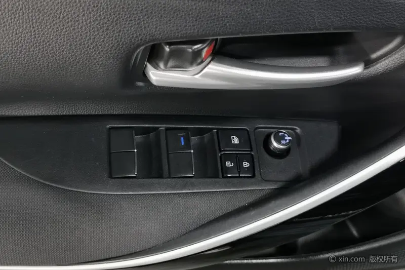 Toyota Corolla 1.8 L E-CVT Elite — фото 17