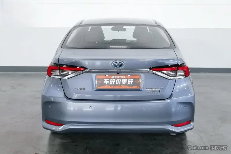Toyota Corolla 1.8 L E-CVT Elite — фото 3