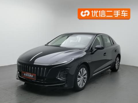 Hongqi E-QM5